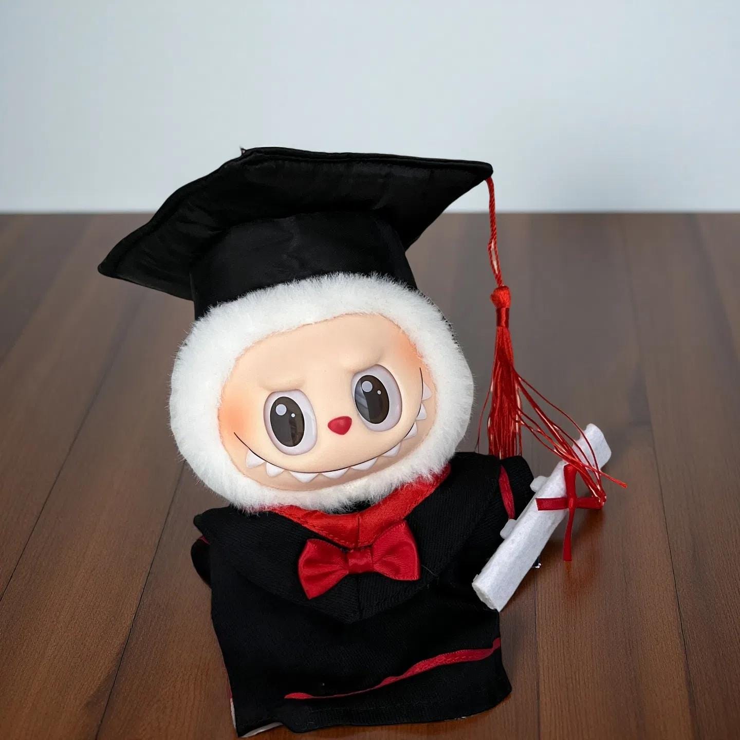 Graduation Outfit for 17cm Labubu Doll – Academic Gown & Cap Set for Labubu Gen 1/2/3 – Cute Labubu Clothes for Graduation Gift