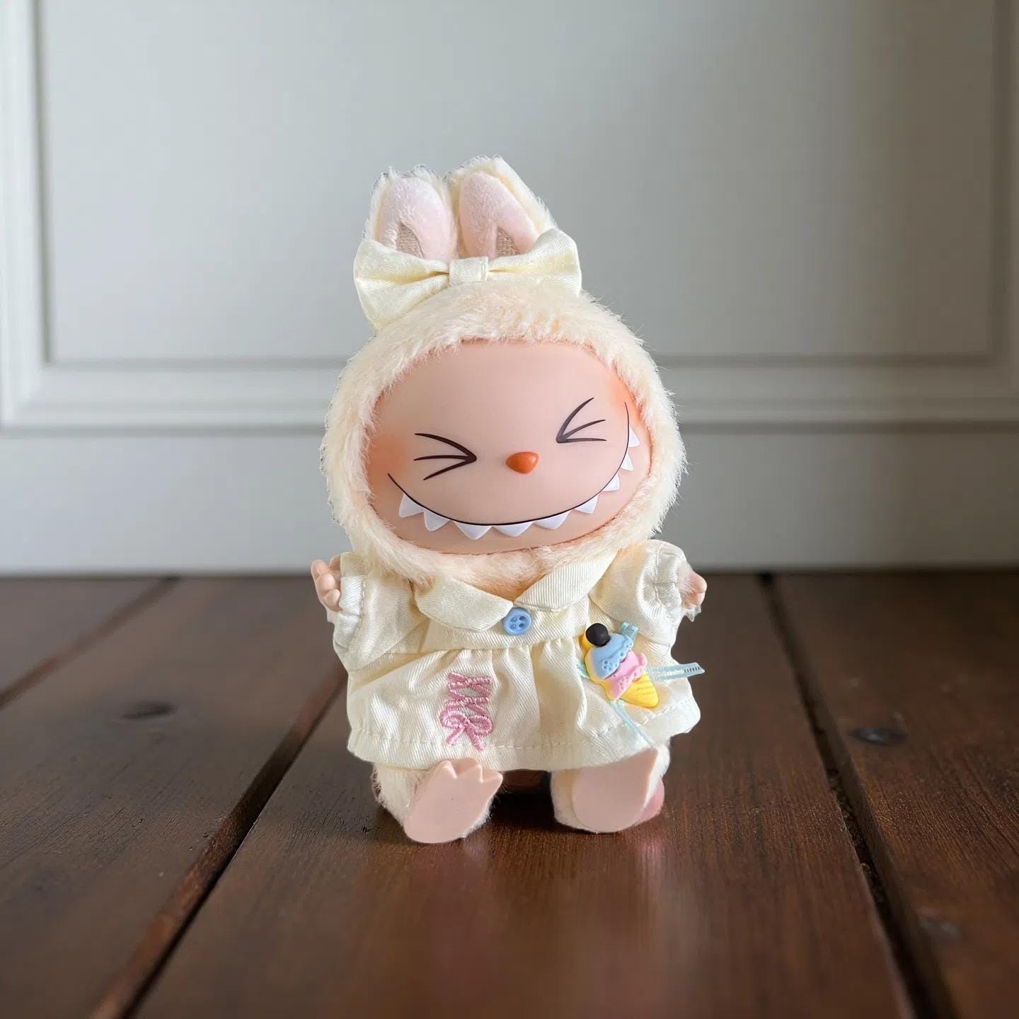 Kwaii Labubu Sitting Party Pajamas Outfit – Sleepy Elf Hat, Macaron Bonnet, 15cm & 17cm Vinyl Doll Clothes for Labubu Gen 2