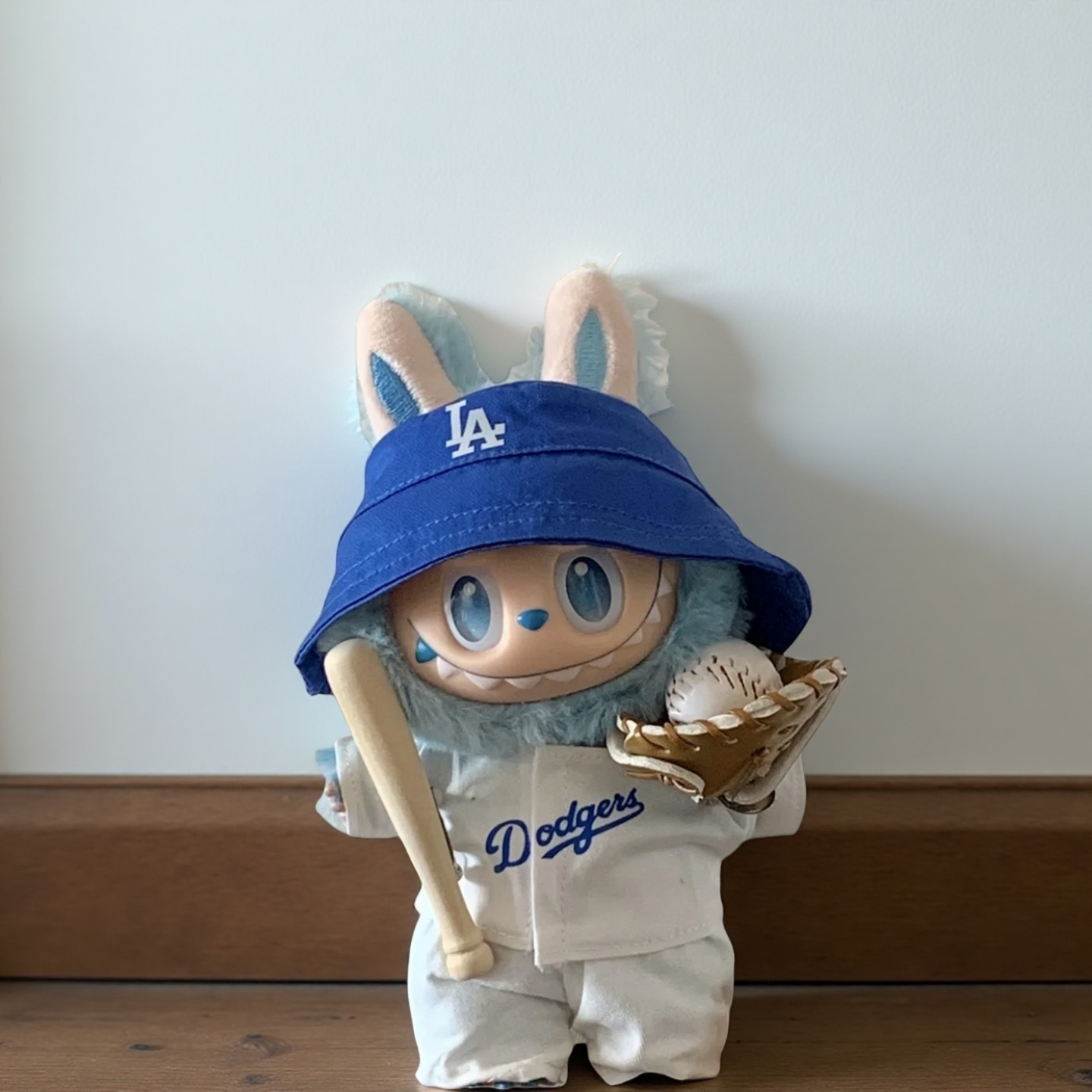 Labubu 17cm Baseball Outfit | Dodgers Blue Hat, Bat, Glove Sports Doll Clothes