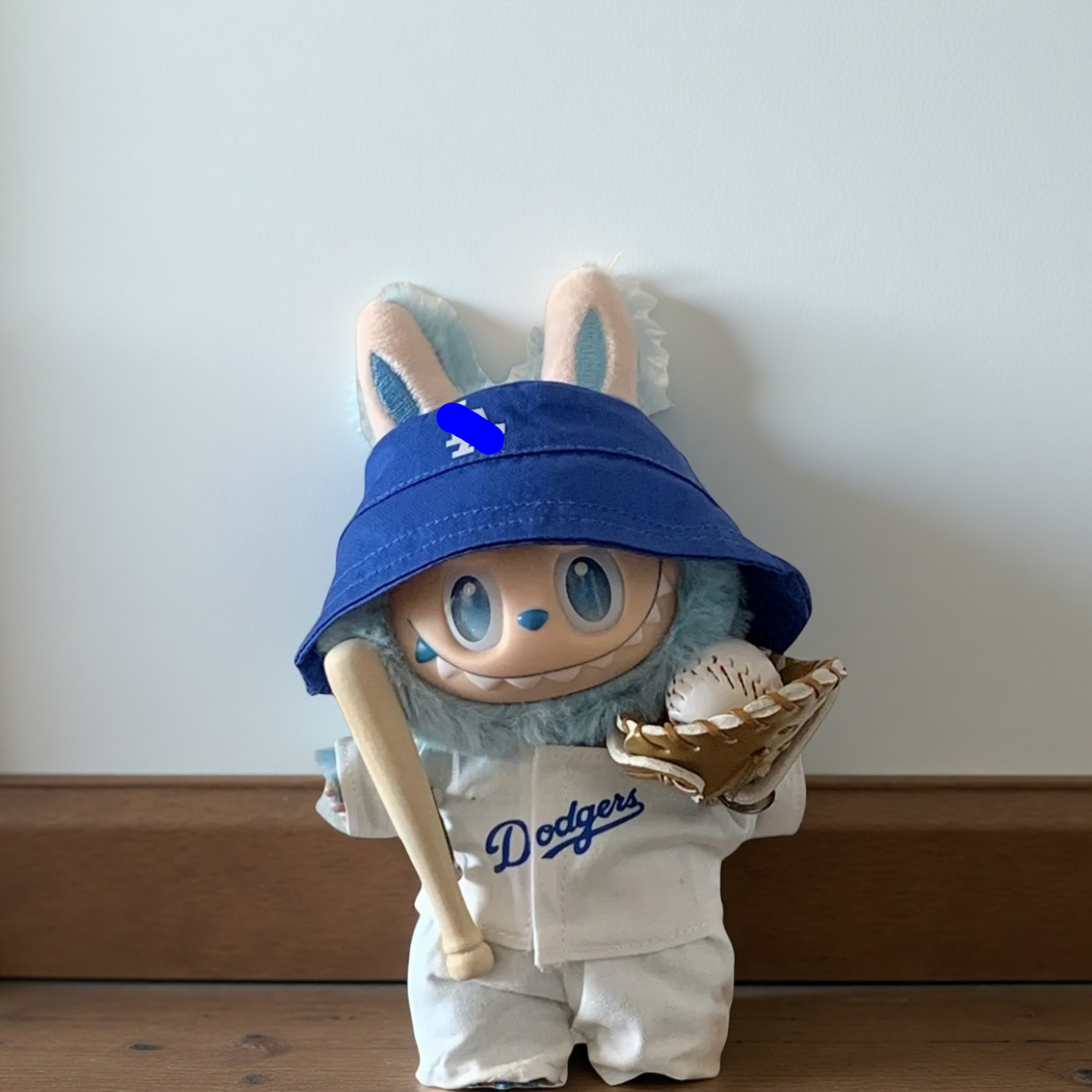 Labubu 17cm Baseball Outfit | Dodgers Blue Hat, Bat, Glove Sports Doll Clothes