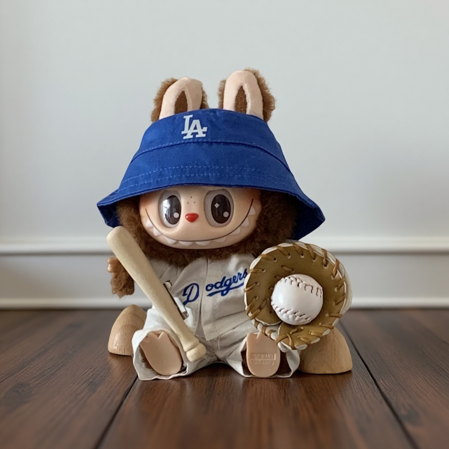 Labubu 17cm Baseball Outfit | Dodgers Blue Hat, Bat, Glove Sports Doll Clothes
