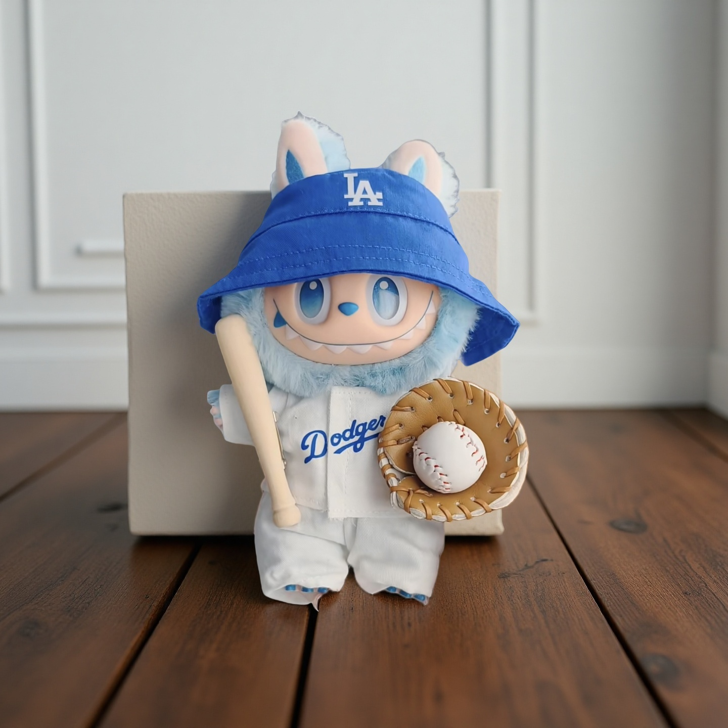 Labubu 17cm Baseball Outfit | Dodgers Blue Hat, Bat, Glove Sports Doll Clothes