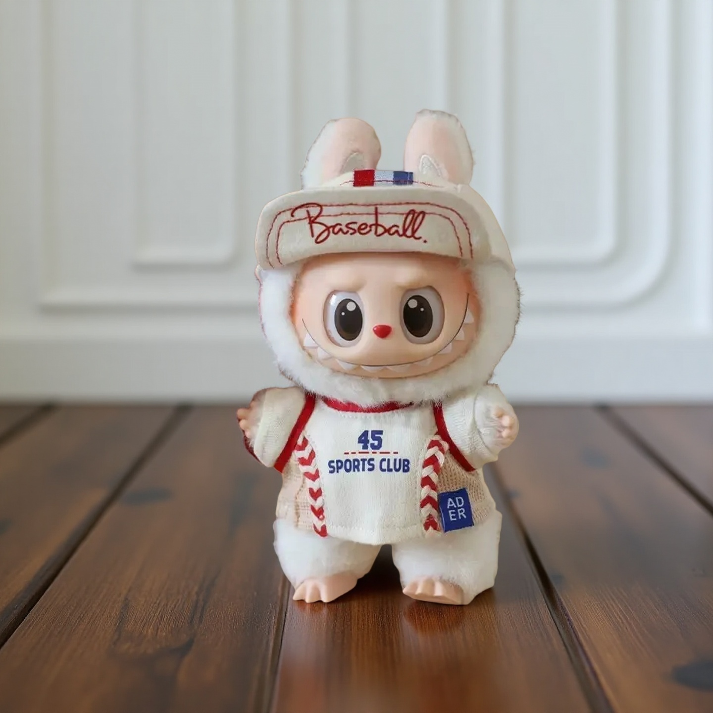 Labubu Baseball Outfit – 17cm Sports Club Uniform with Hat for Sitting & Keychain Dolls